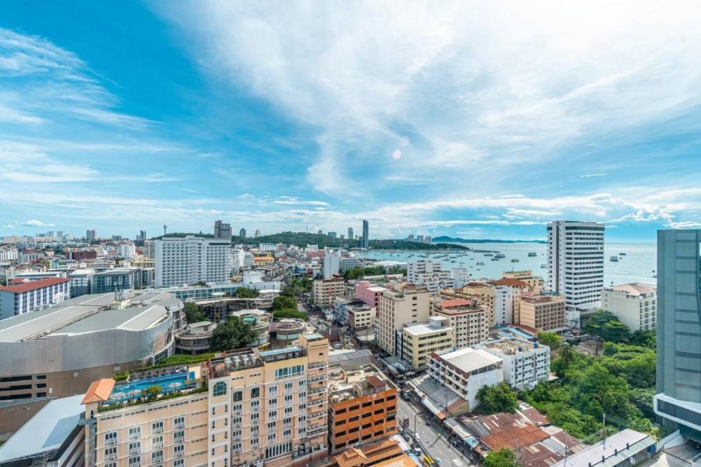 Edge Central Pattaya Seaview Residence With Infinity Pool Exterior foto