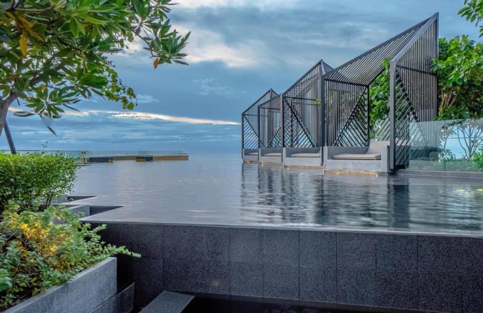Edge Central Pattaya Seaview Residence With Infinity Pool Exterior foto