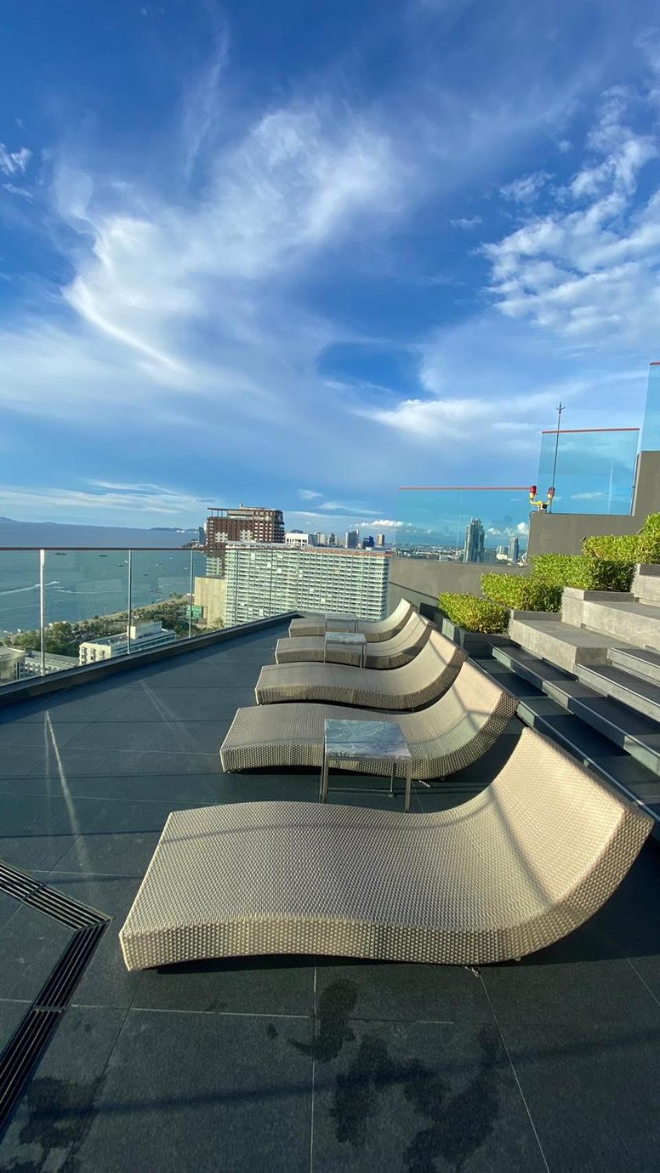 Edge Central Pattaya Seaview Residence With Infinity Pool Exterior foto