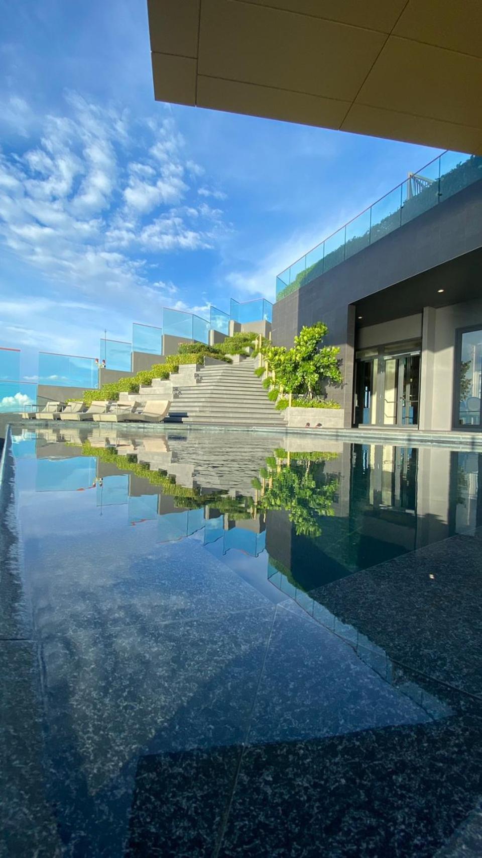 Edge Central Pattaya Seaview Residence With Infinity Pool Exterior foto