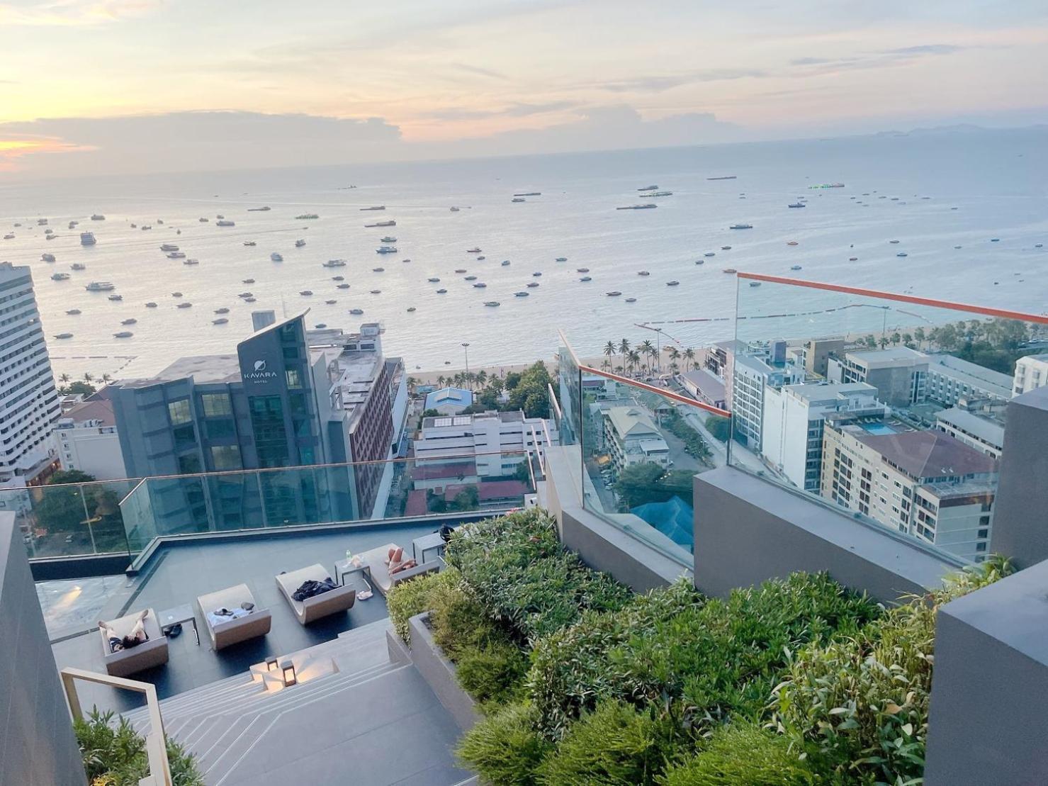 Edge Central Pattaya Seaview Residence With Infinity Pool Exterior foto